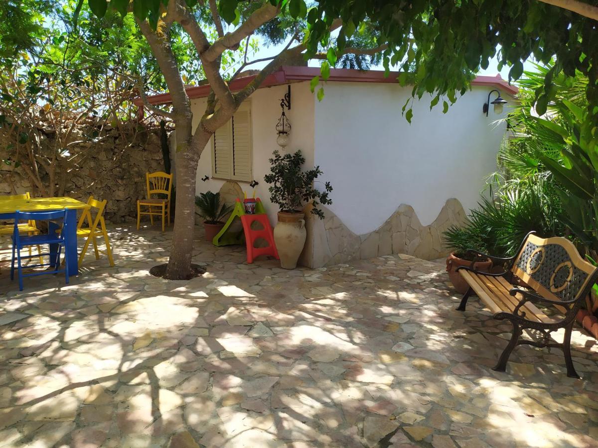 Bed and Breakfast I Ciusiddi Portopalo Di Capo Passero Екстер'єр фото