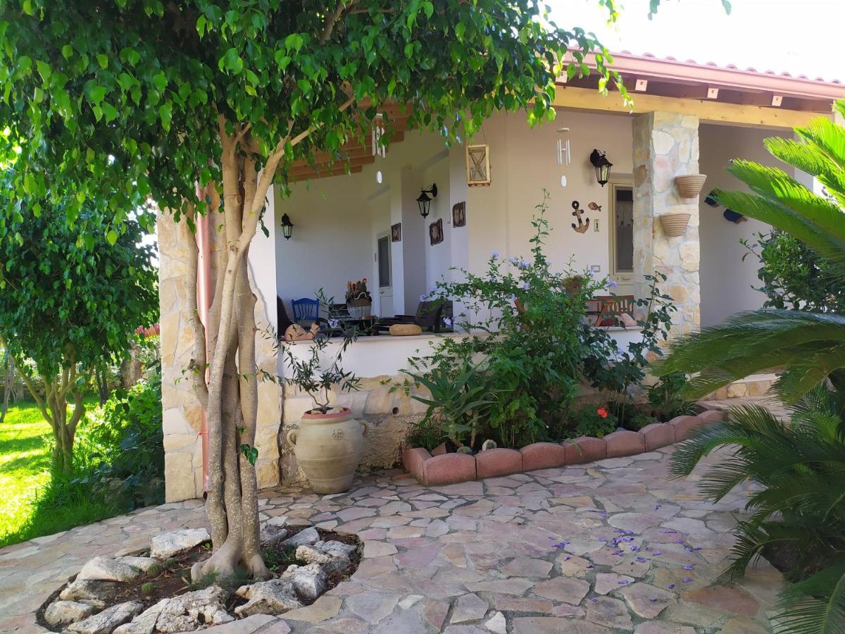 Bed and Breakfast I Ciusiddi Portopalo Di Capo Passero Екстер'єр фото